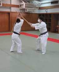 合同稽古にて合気道の武器技で小手に合わせた瞬間